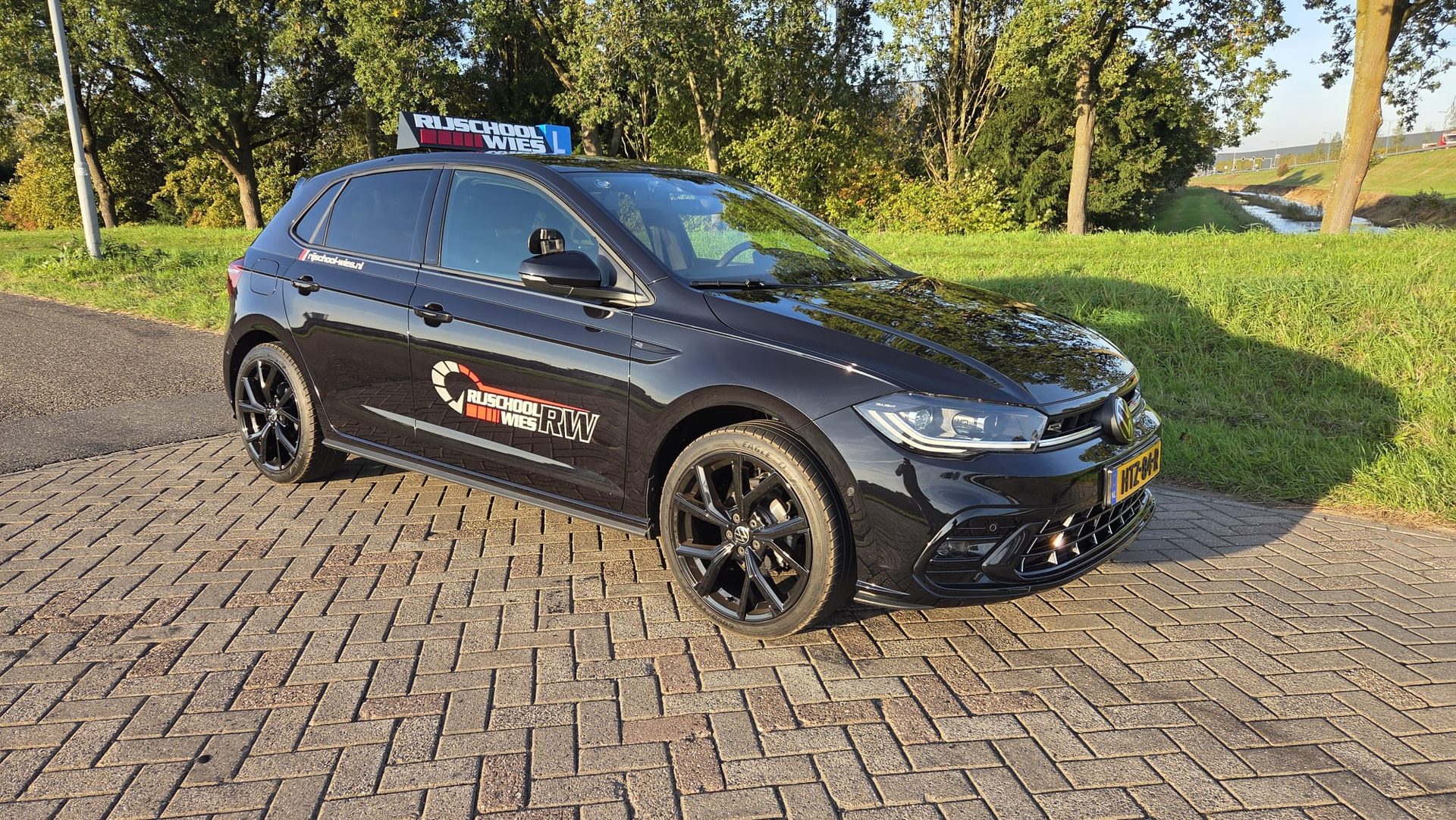 De Wies lesauto bij 2toDrive